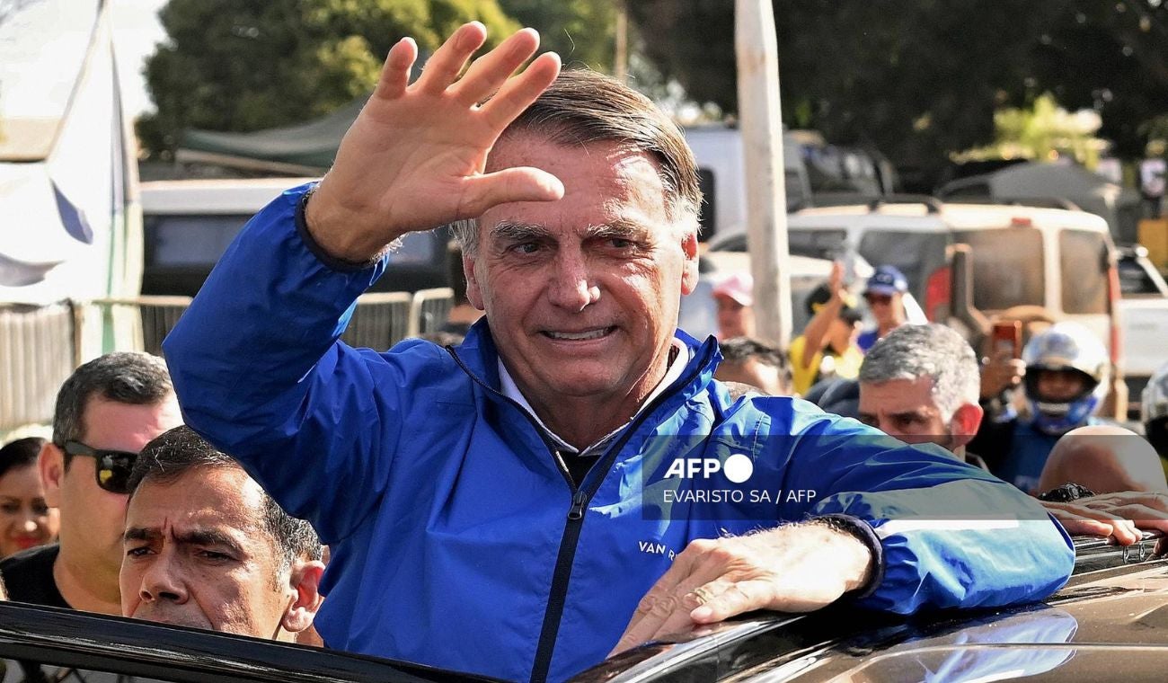 La doctora en ciencias políticas de la Universidad de Sao Paulo, María Teresa Aina Sadec, explica el avance del juicio contra Jair Bolsonaro por atentar contra la democracia. Donald Trump intenta influir, pero el poder judicial brasileño se mantiene independiente.