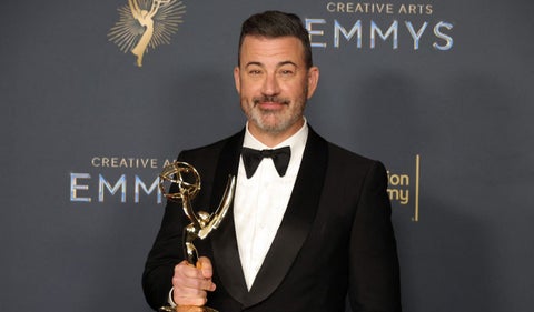 Jimmy Kimmel suspendido por polémicos comentarios en su programa nocturno. Donald Trump critica falta de talento del presentador
