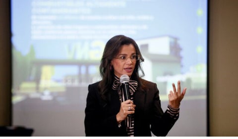 La importación de gas en Colombia aumenta para garantizar el abastecimiento a 36 millones de colombianos. La presidenta de Naturgas, Luz Stella Murgas, explica el impacto en las tarifas y la dependencia del mercado internacional