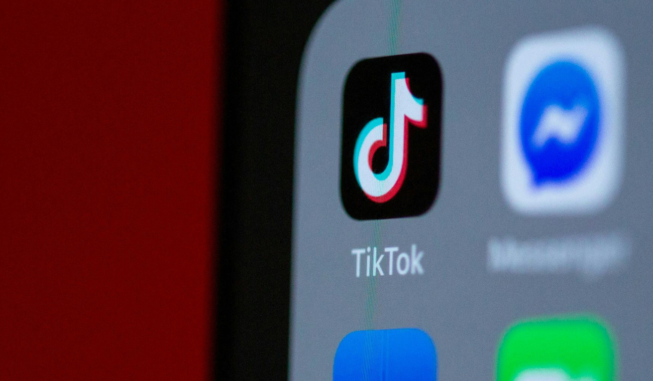 TikTok amplía funciones de mensajería para fortalecer interacción entre usuarios.