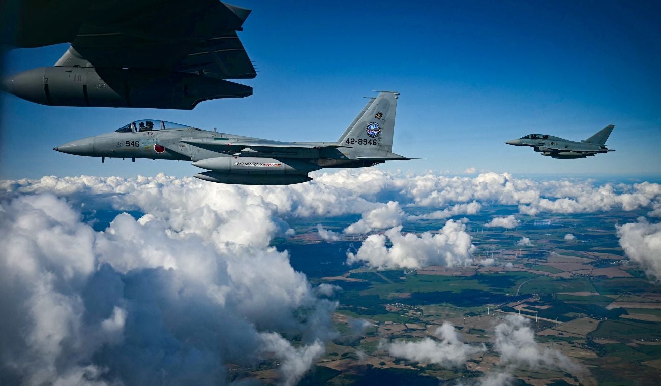 La OTAN insta a Rusia a detener violaciones del espacio aéreo