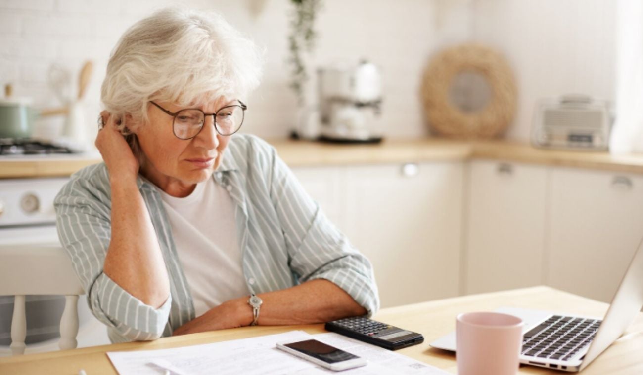 Los trabajadores con IBC igual o mayor de cuatro SMMLV (5,694,000 pesos) y menos de siete SMMLV (9,964,500 pesos) deben contribuir con un 1.5 %adicional.