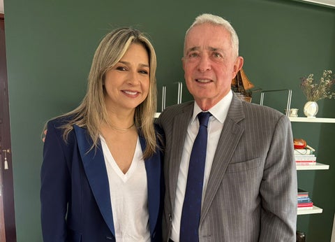Álvaro Uribe y Vicky Dávila