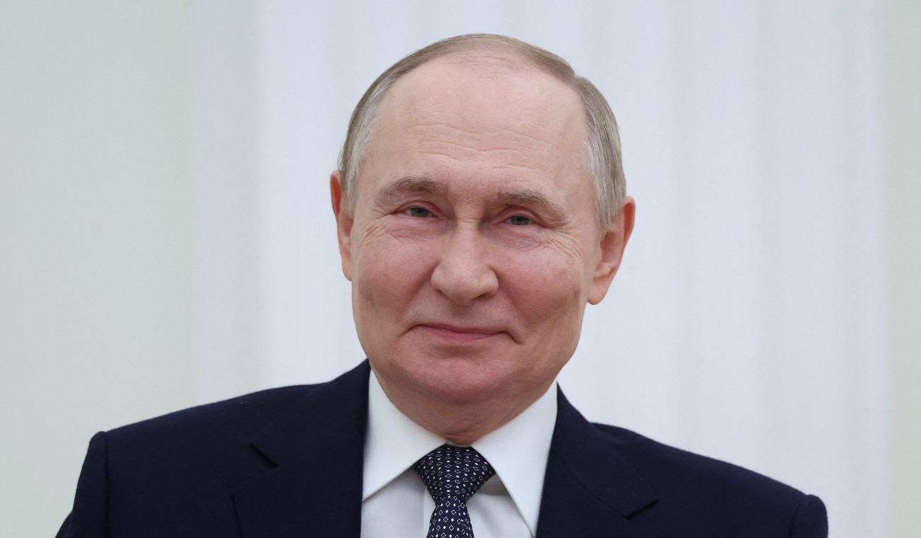 Irán y Rusia firman acuerdo de 25.000 millones de dólares para centrales nucleares en Sirik. Programa nuclear en desarrollo