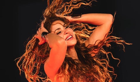 Shakira hace historia con 12 conciertos en el Estadio GNP Seguros, cerrando su gira Las Mujeres Ya No Lloran World Tour en México. La cantante colombiana agradece a sus fans por el apoyo incondicional