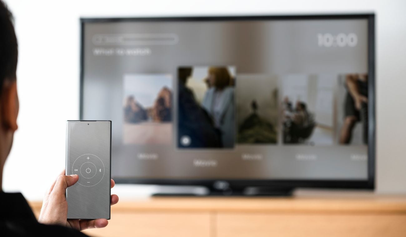 Descubra cómo HDMI ARC revoluciona la calidad de sonido en los Smart TV. Conexión simplificada y mejor experiencia auditiva.