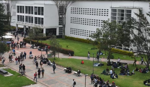 Universidad Nacional