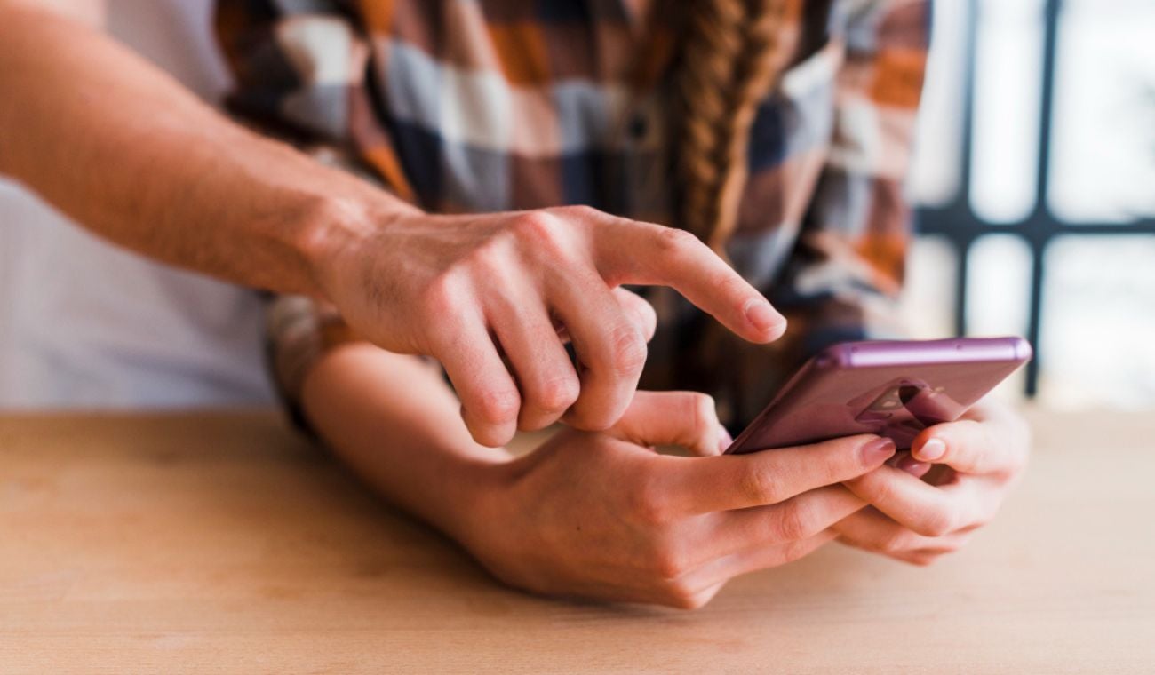Para evitar estafas por internet, desconfíe de ofertas y mensajes urgentes, no haga clic en enlaces sospechosos