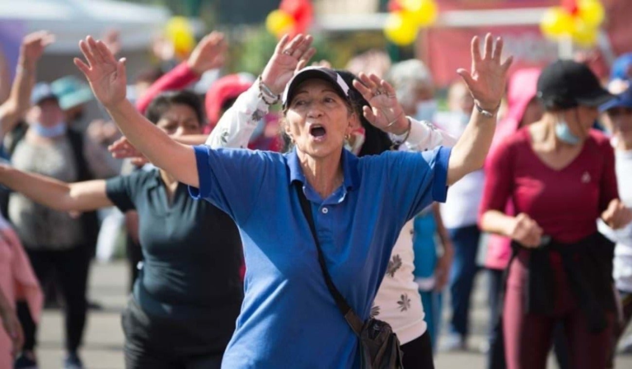 ENTRENADORA de 94 años comparte 4 EJERCICIOS para mantenerse SALUDABLE