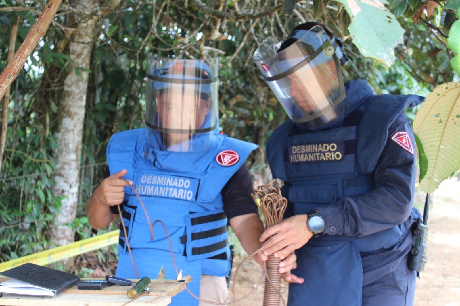 Soldados desminadores del Ejército