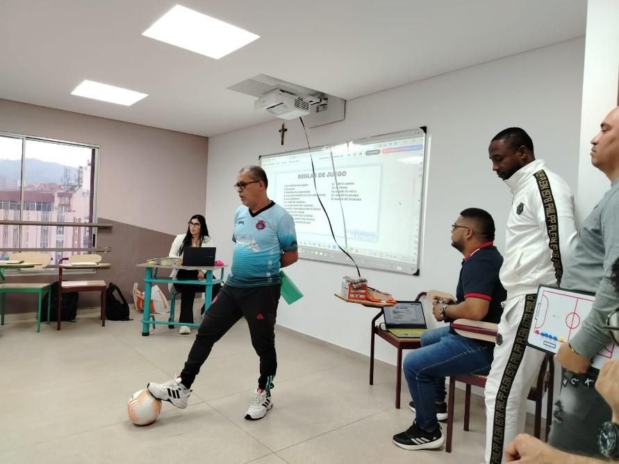 Programa de Reconocimiento de Saberes en Entrenamiento Deportivo llega a Cali para dignificar y profesionalizar a entrenadores locales.