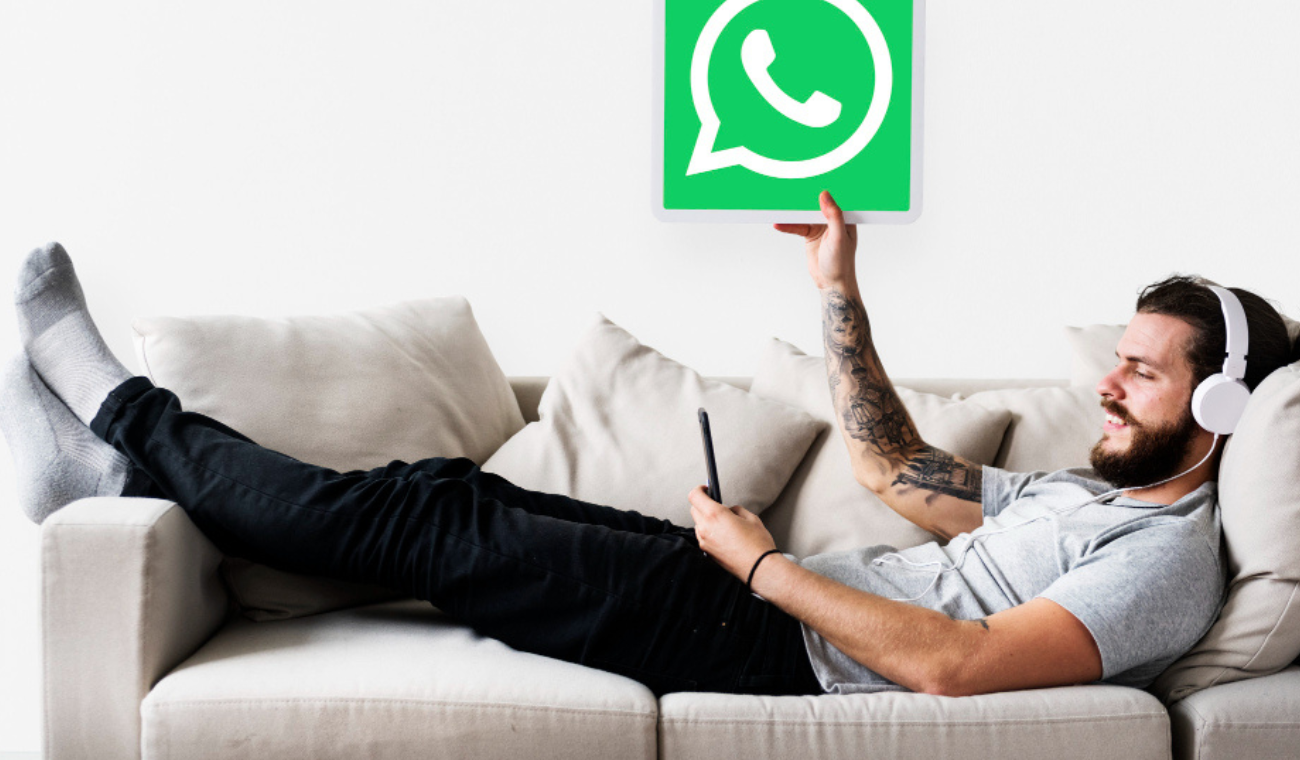 WhatsApp permite fijar hasta tres chats en la parte superior para acceder rápidamente a ellos.