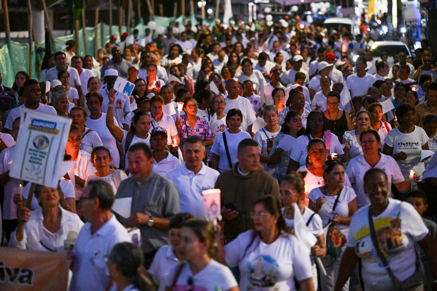 Pobladores protestan contra los repetidos ataques de la disidencia de las Farc Jaime Martínez en Jamundi, Valle del Cauca, el 31 de mayo de 2023.