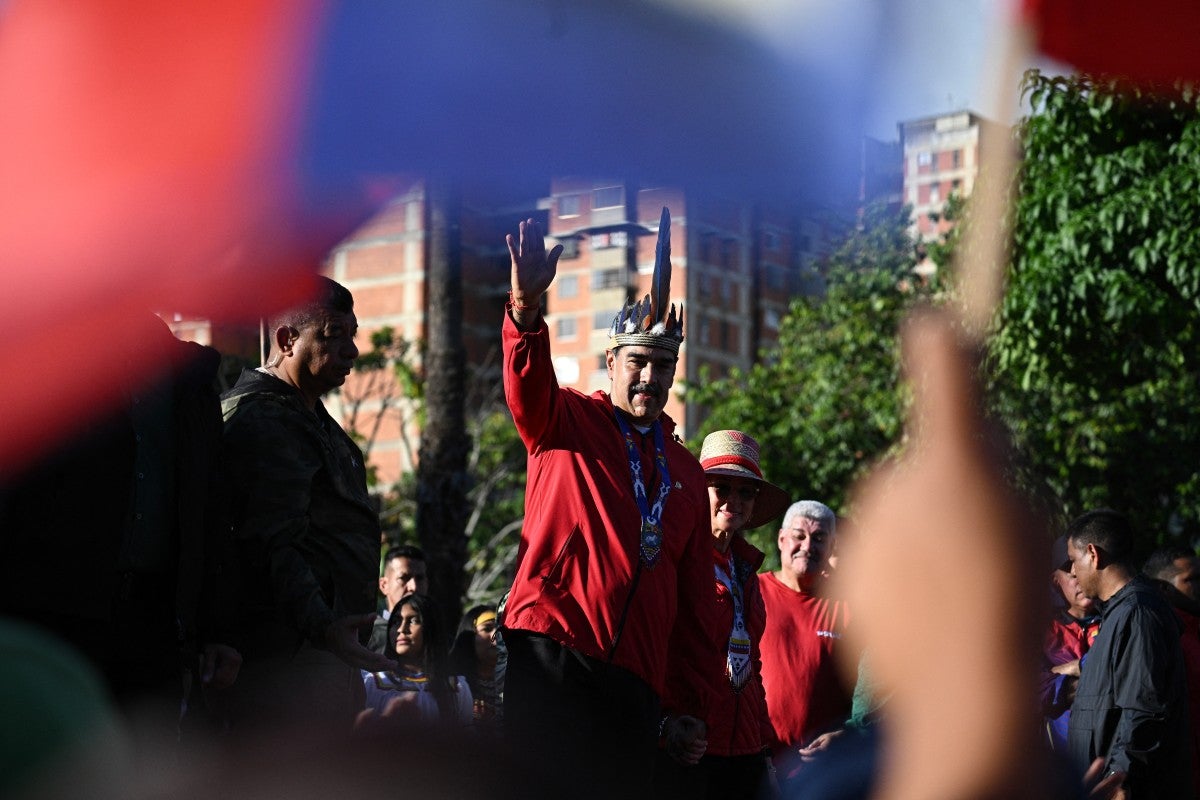 Nicolás Maduro en una manifestación el 12 de octubre