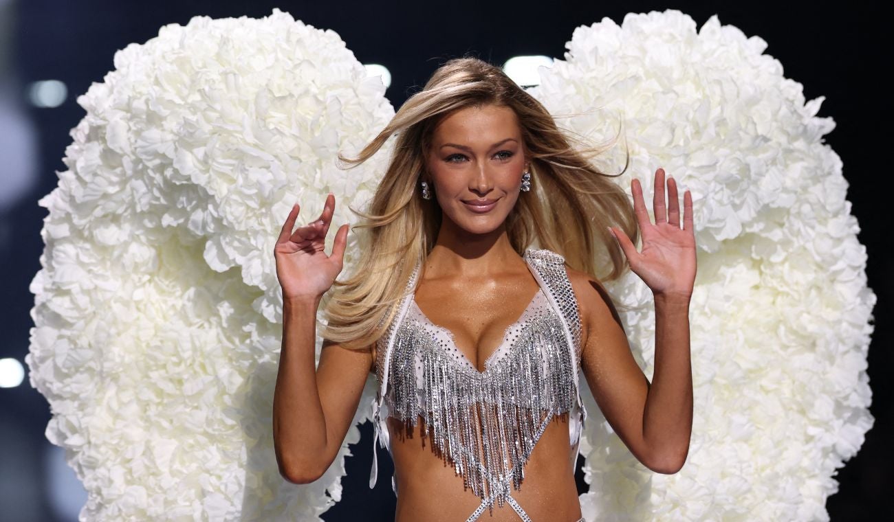 Bella Hadid en Victoria’s Secret Fashion Show 2025