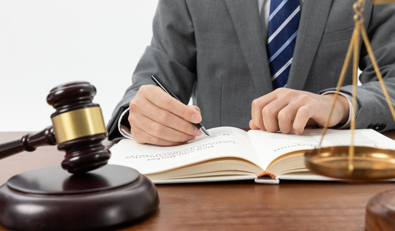Corte Constitucional lanza convocatoria de prácticas para quienes no se han graduado y quieren trabajar desde casa: requisitos