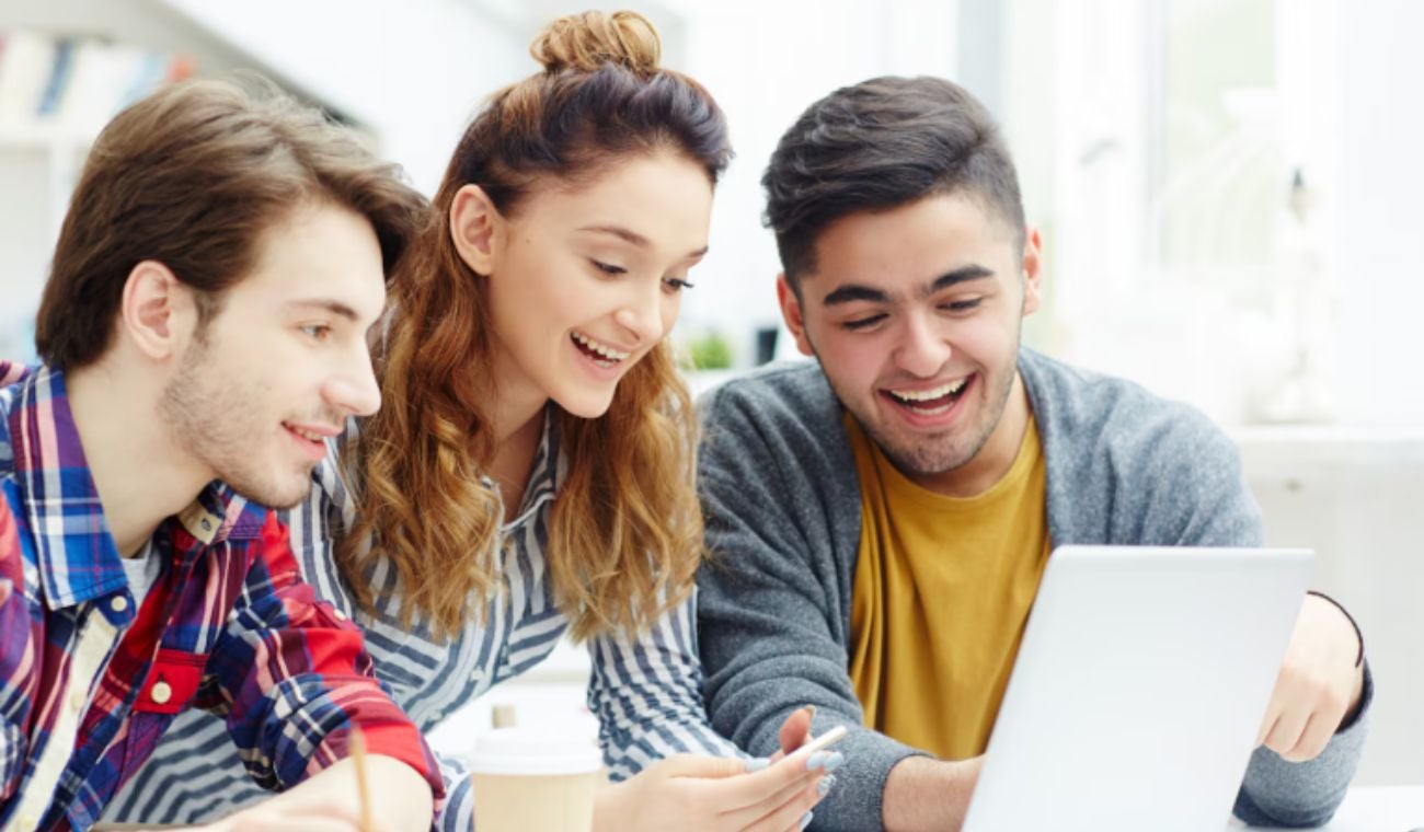 Los resultados sobresalientes también facilitan el acceso a becas y programas de apoyo educativo ofrecidos por entidades públicas y privadas