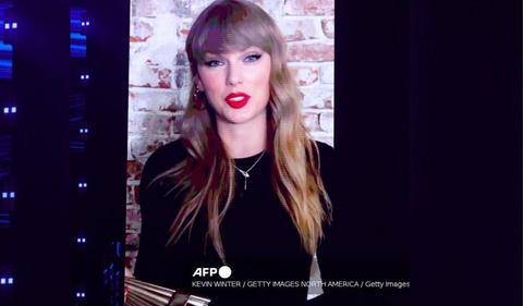 Taylor Swift lanza su 12º disco de estudio, The Life of a Showgirl, mostrando una artista radiante y enamorada. Descubre su nuevo sonido y colaboraciones en este álbum lleno de sorpresas.