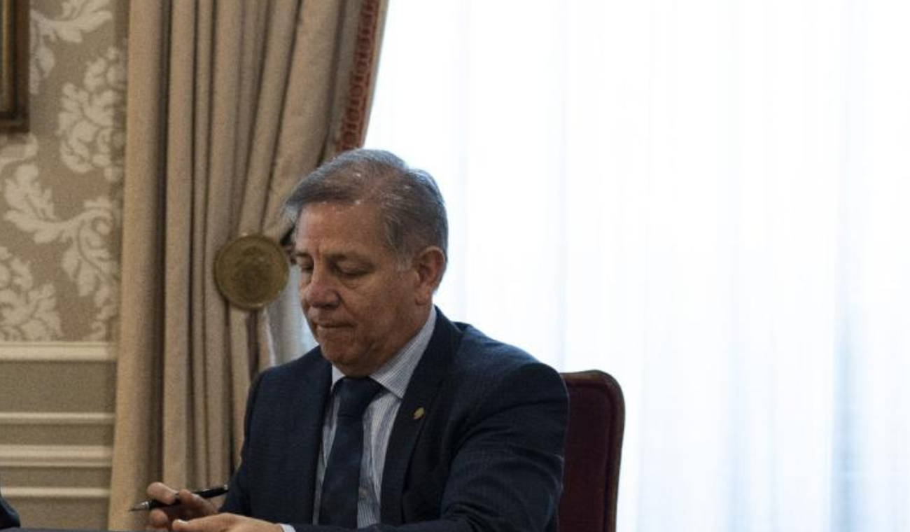El presidente de la Corte Suprema de Justicia, magistrado Octavio Augusto Tejeiro, destaca la importancia del reconocimiento y participación de las víctimas en el proyecto de ley de sometimiento.