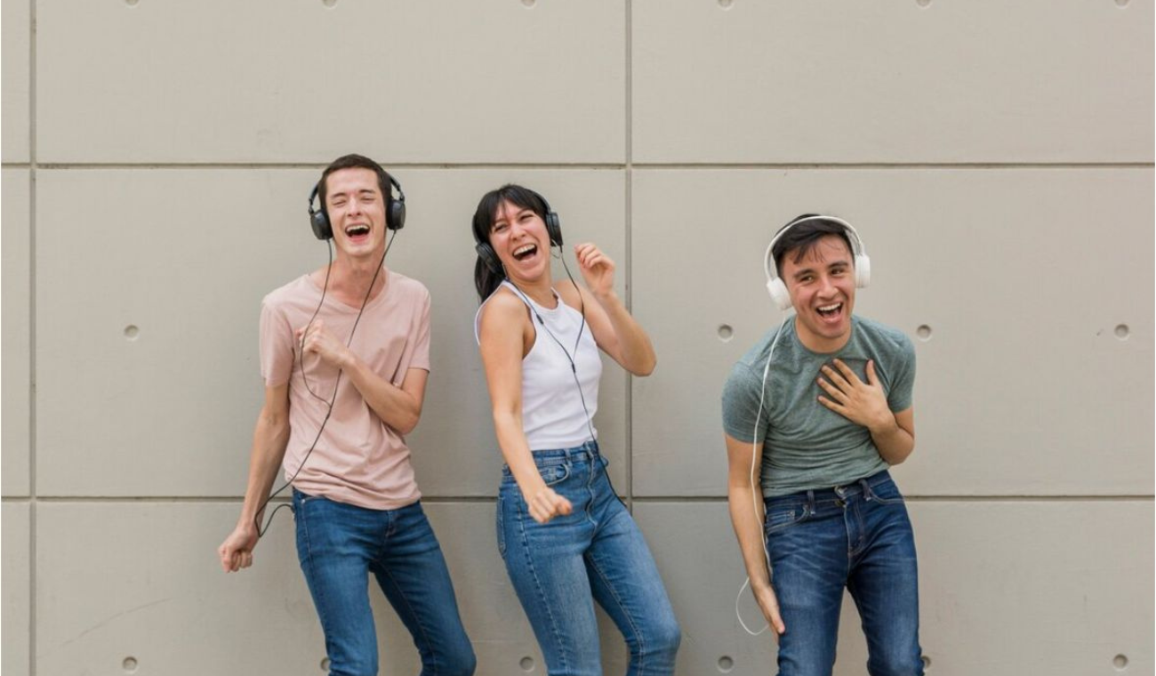 Con solo mencionar “Spotify” en el chat, ChatGPT permite pedir música o podcasts directamente.