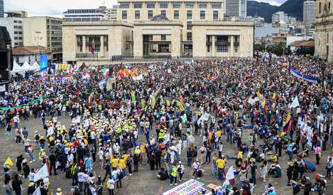 Bogotá celebra el Día de la Diversidad Étnica con actividades culturales y manifestaciones en puntos emblemáticos como la Plaza de Bolívar y el Parque de los Periodistas.