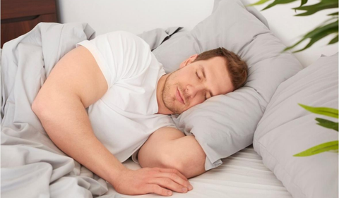 Dormir bien: la clave para combatir el envejecimiento prematuro. Descubre cómo el sueño afecta tu salud y tu apariencia.