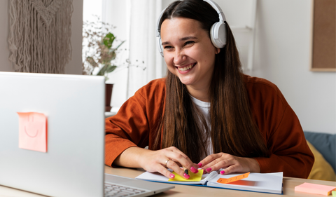La flexibilidad horaria es una de las principales ventajas de estudiar en línea.