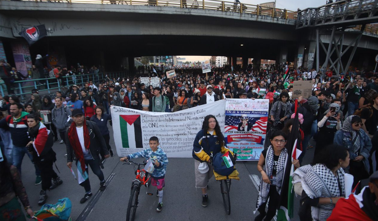 Marchas en Bogotá en apoyo a Palestina: movilización ciclística por Gaza. Desvíos en transporte público.
