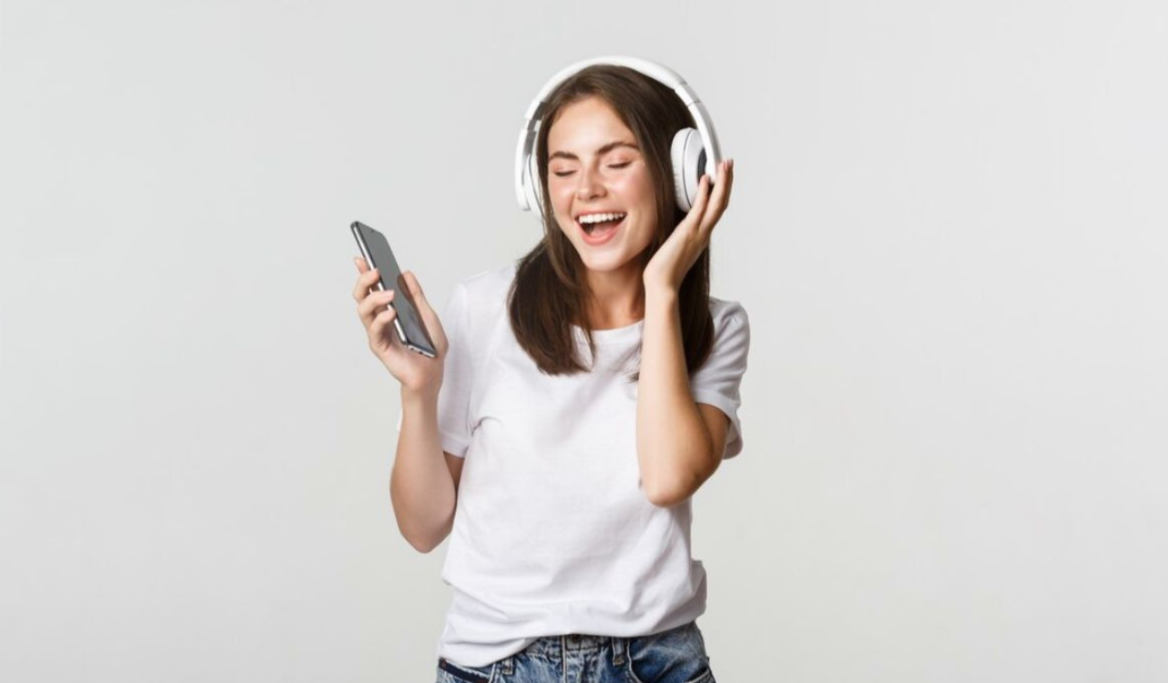 Cómo escuchar MÚSICA GRÁTIS con INTELIGENCIA ARTIFICIAL