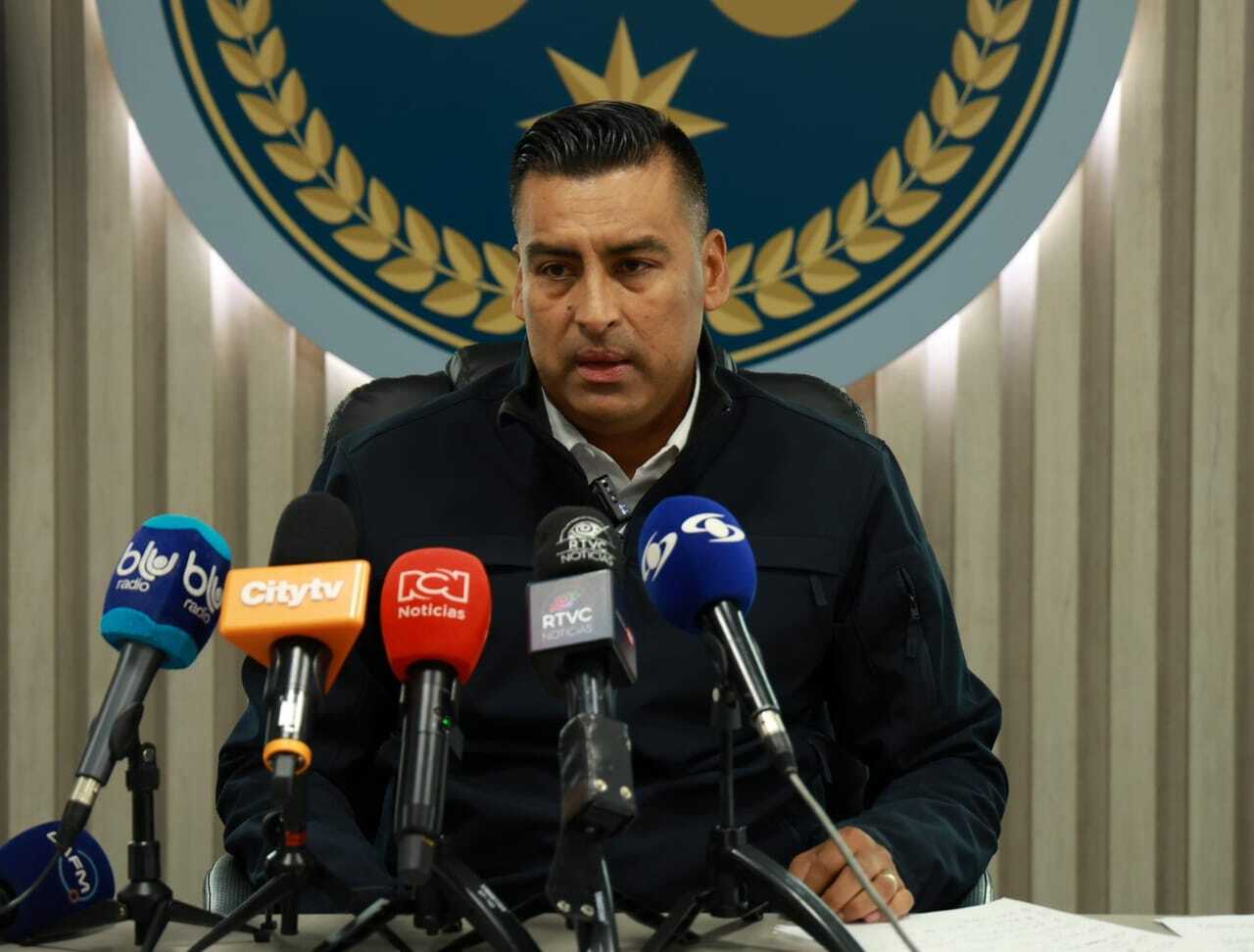 El coronel Daniel Gutiérrez, director del INPEC, en una atención a medios.