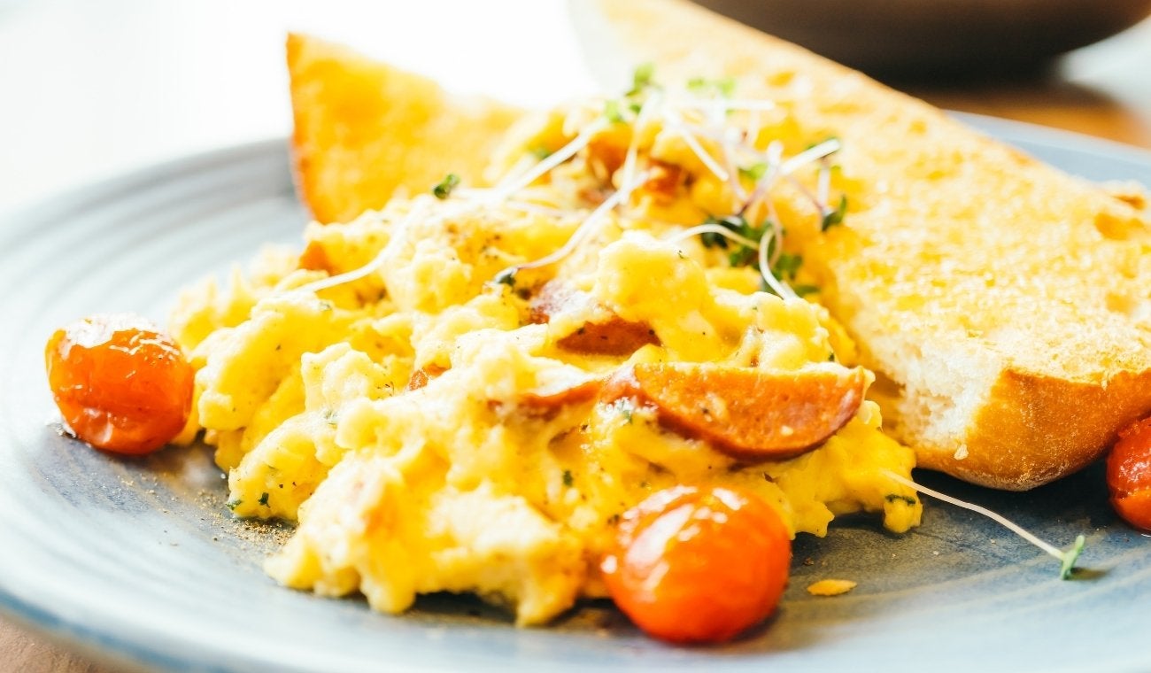 Huevos revueltos perfectos: cómo lograr una textura suave, cremosa y llena de sabor gourmet