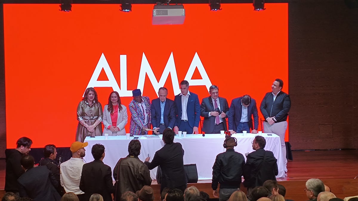 Representantes de siete partidos se reunieron en el Congreso para lanzar la coalición Alma, que buscará competir en las elecciones de 2026.