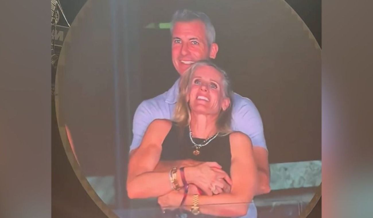 De acuerdo con documentos judiciales revisados por People, Cabot presentó el 13 de agosto una solicitud de divorcio de su esposo Andrew, apenas unas semanas después de la situación