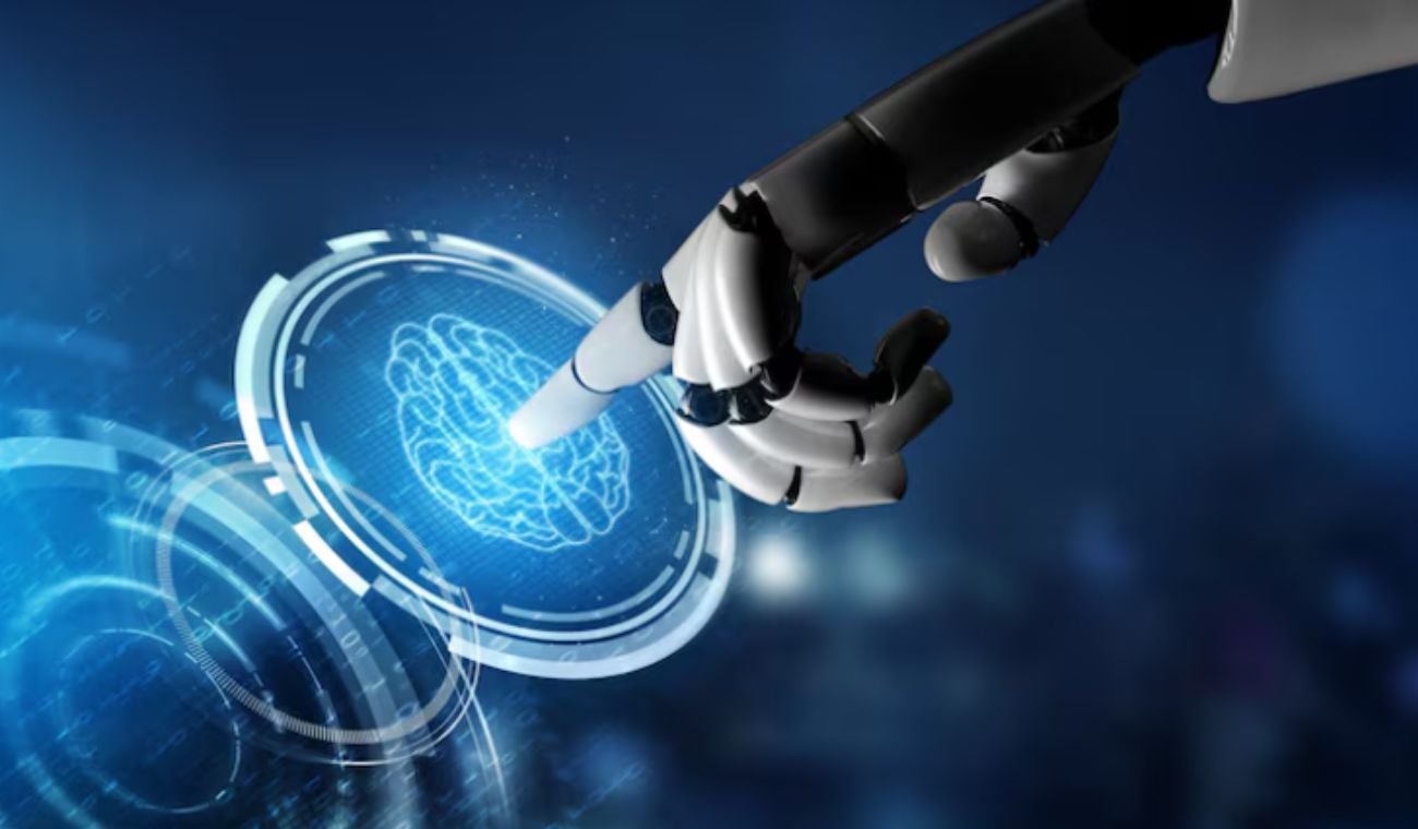 La arquitectura tecnológica también cumple un papel clave, distribuyendo tareas entre dispositivos periféricos (edge computing) y servidores centrales