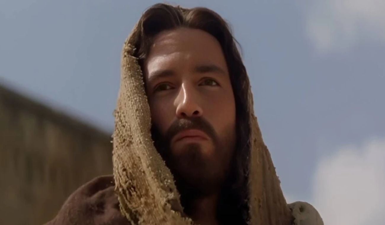 Mel Gibson anuncia la secuela de La Pasión de Cristo 2004, The Resurrection of the Christ La resurrección de Cristo, sin Jim Caviezel ni Monica Bellucci. La película se lanzará en dos partes en 2027, mostrando una historia compleja y emocionante.