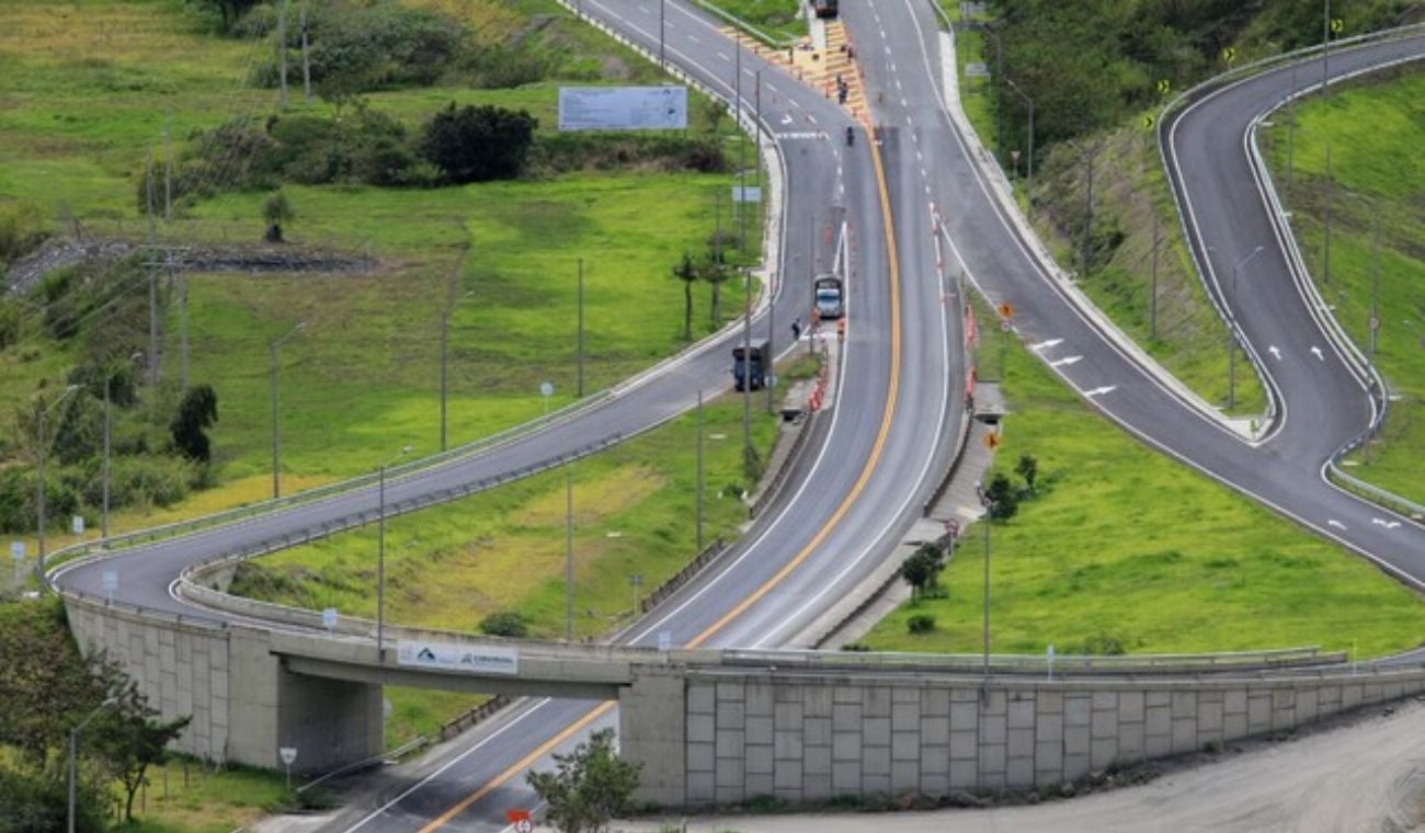 VÍA al LLANO podría permanecer CERRADA hasta diciembre, advierte gobernador