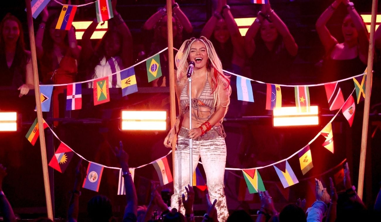 Cuándo y dónde ver a Karol G en el Fashion Show de Victoria’s Secret 2025