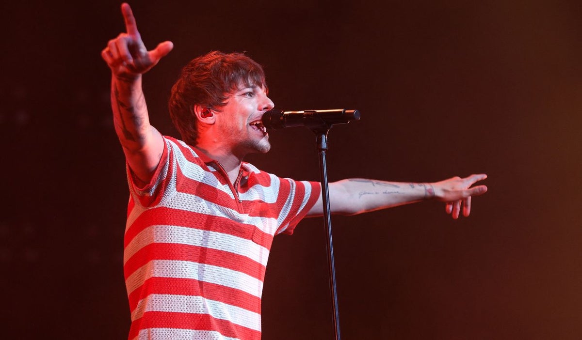 Louis Tomlinson, ex One Direction, revela detalles sobre su nuevo álbum 'How Did I Get Here?' en una conferencia virtual. El cantante de 31 años comparte su evolución musical y la emoción por el lanzamiento el próximo 23 de enero