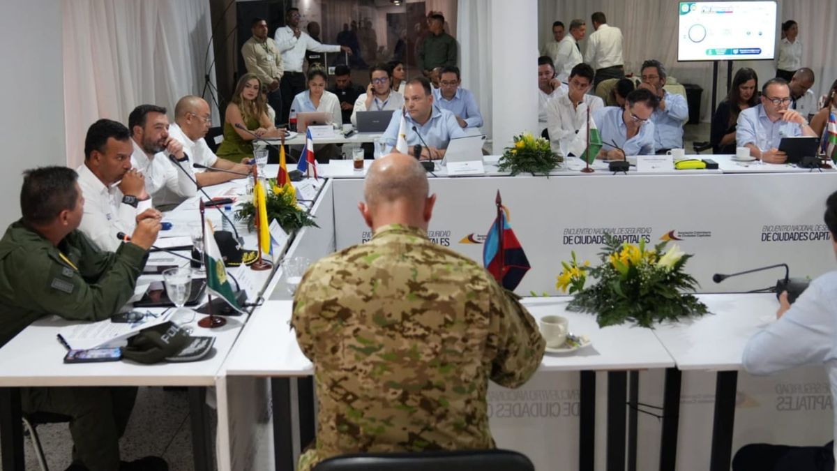 Andrés Santamaría de Asocapitales, habla sobre el futuro del sistema carcelario en Colombia. Tres alternativas se plantean para resolver el hacinamiento carcelario.