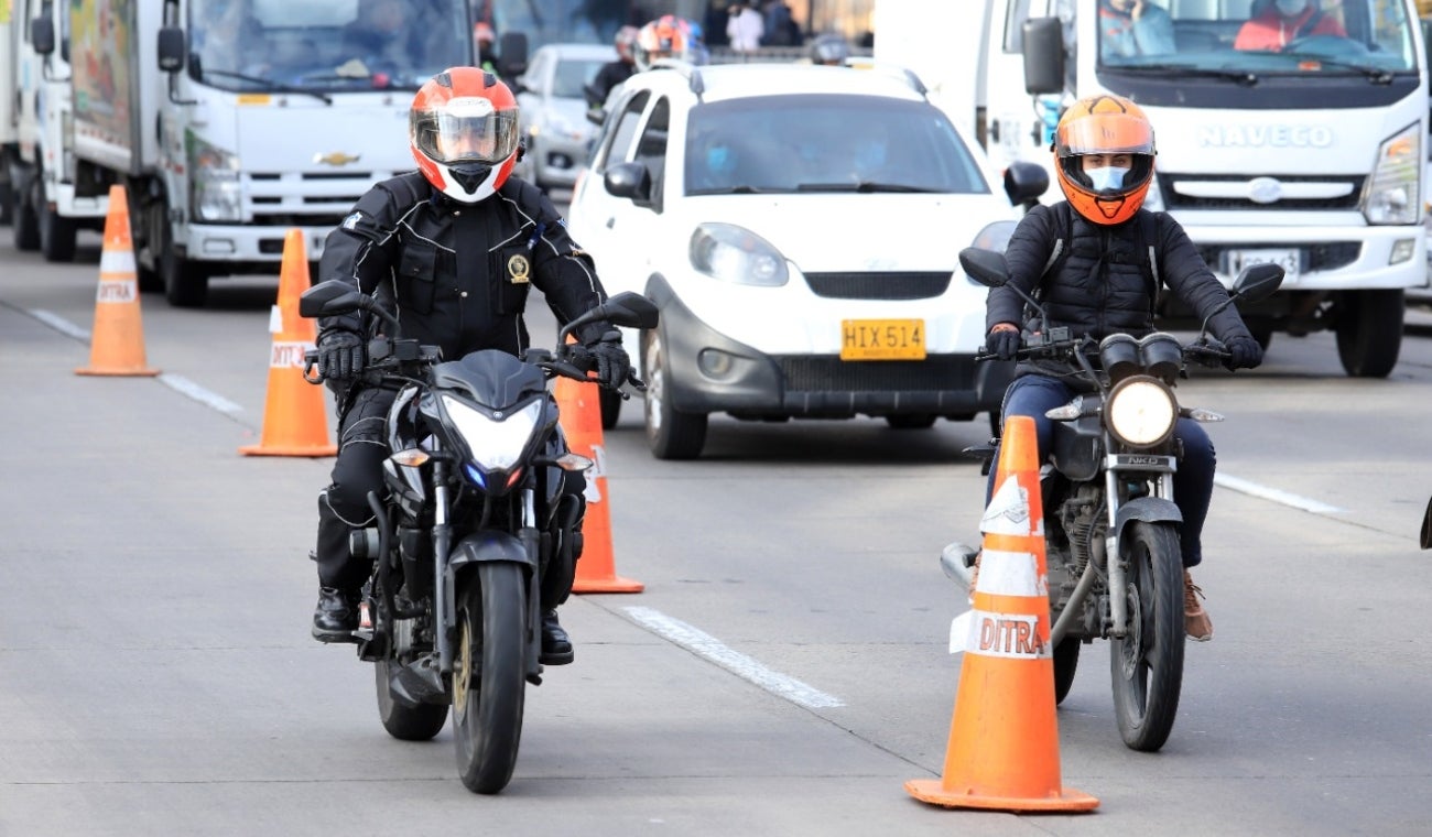 NUEVO REGLAMENTO para MOTOS: así serán los CAMBIOS en Colombia desde 2026