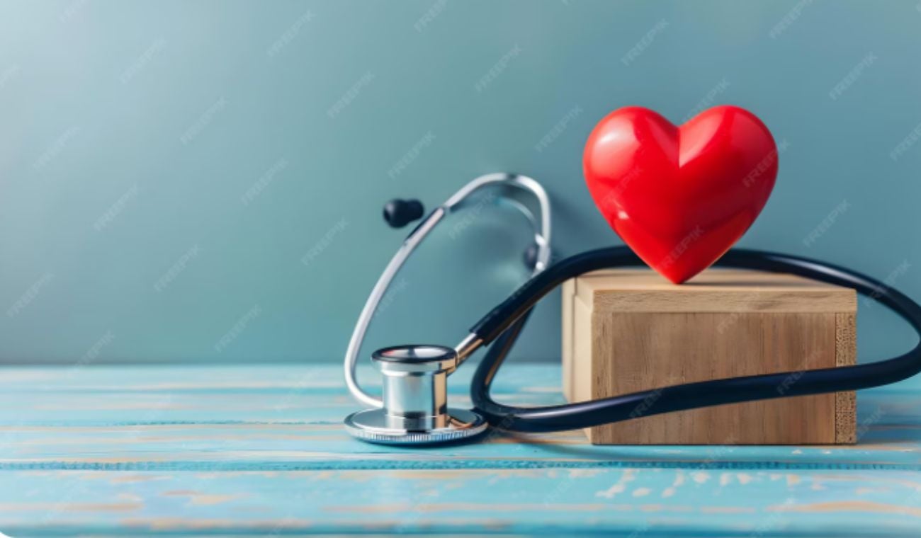 Durante la entrevista, Gallego explicó que la mente humana se divide en dos niveles: el consciente y el subconsciente. “La mente consciente es como el controlador que quiere entenderlo todo, pero solo representa el 10% de nuestra capacidad”