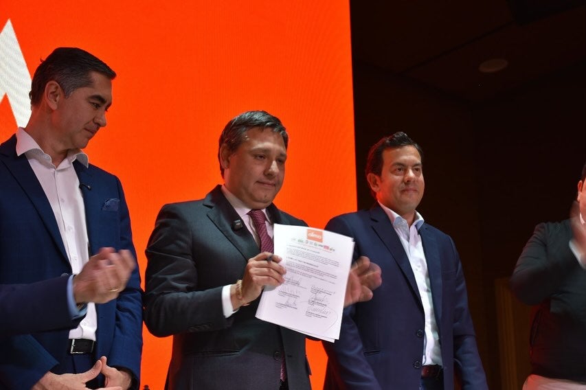 Coalición Alma suma al exministro Mauricio Lizcano como aliado clave en su lanzamiento oficial. Prometen construir una gran bancada legislativa y explorar consulta presidencial en 2026.