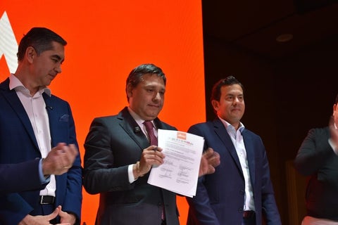 Coalición Alma suma al exministro Mauricio Lizcano como aliado clave en su lanzamiento oficial. Prometen construir una gran bancada legislativa y explorar consulta presidencial en 2026.