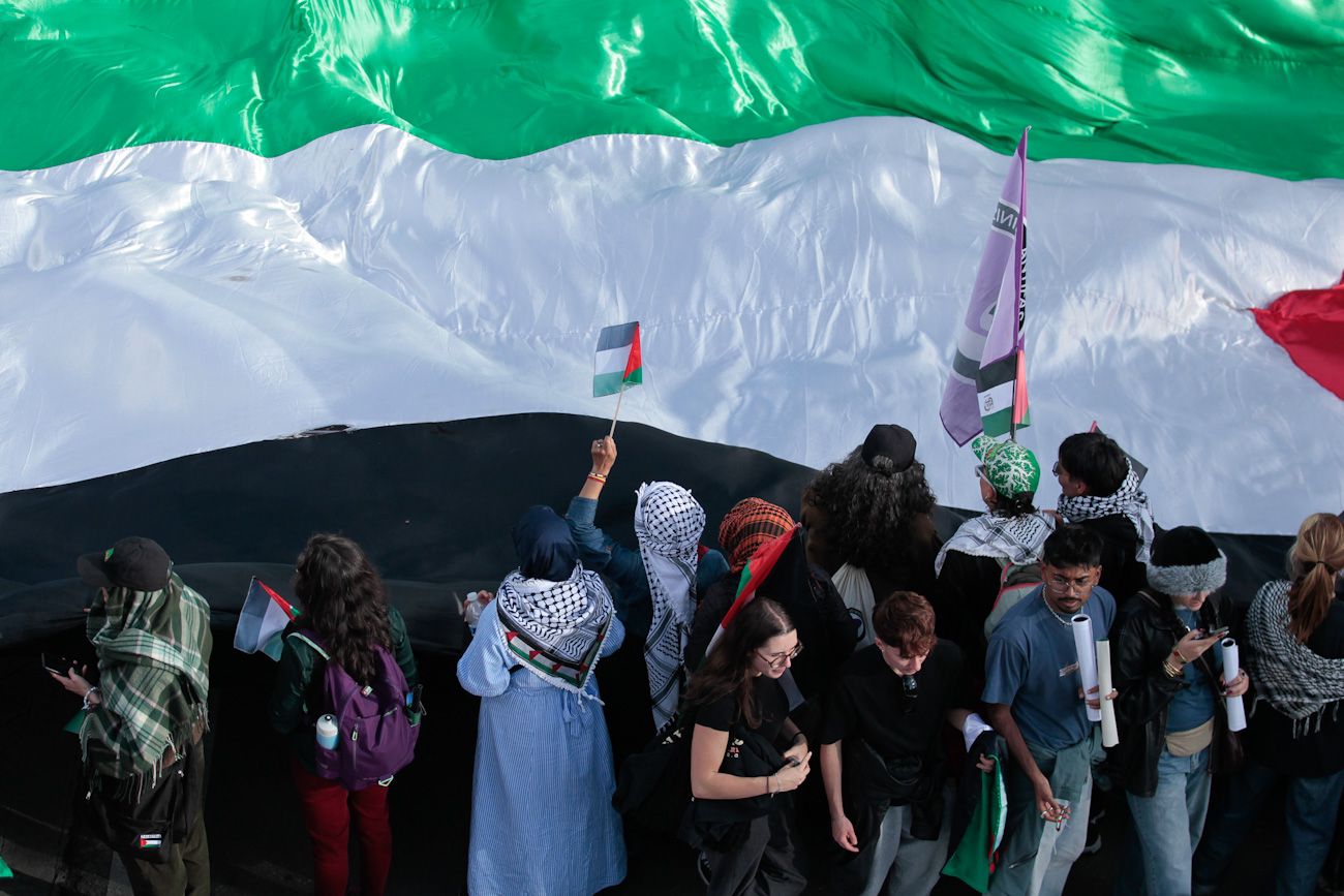 Caos vial y actos vandálicos dejaron manifestaciones por Palestina en Bogotá