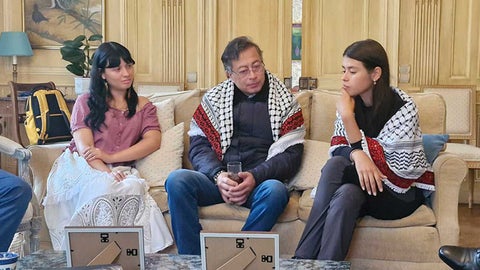 Presidente Gustavo Petro y colombianas liberadas.