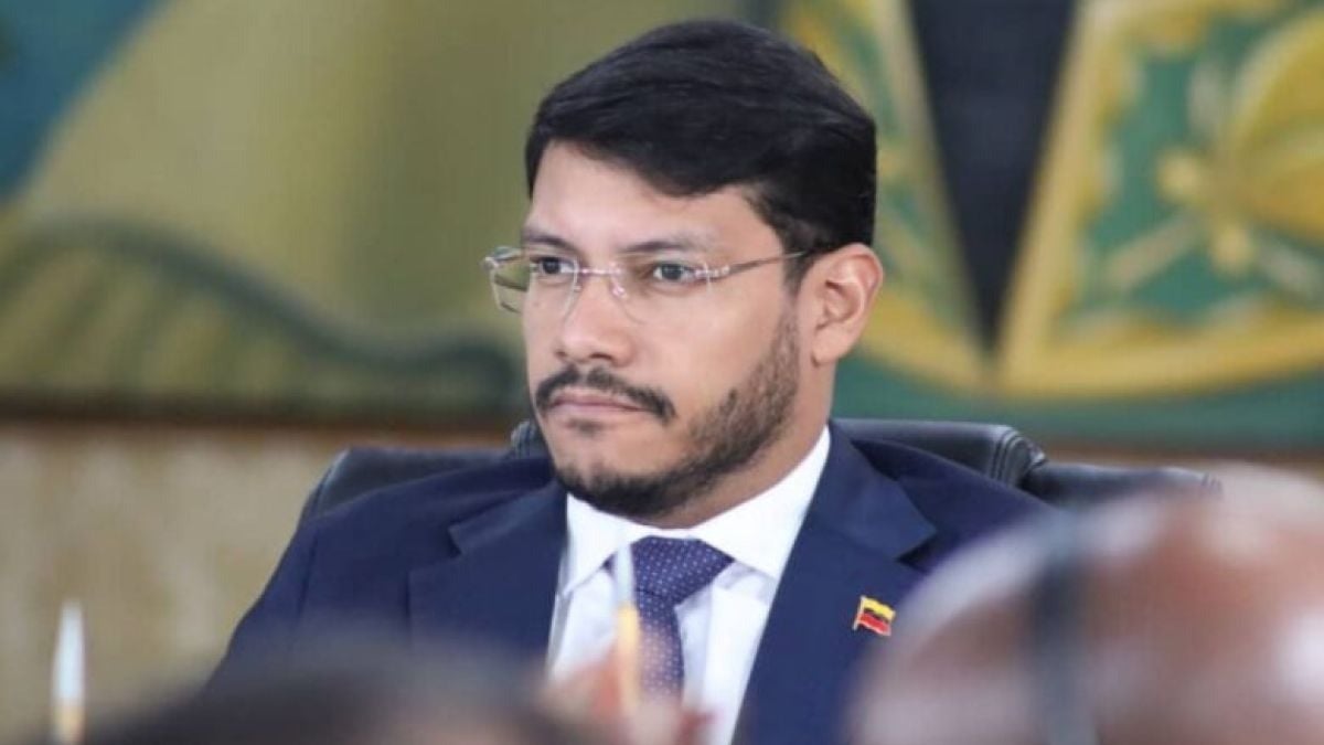 El vicecanciller de Venezuela para América Latina, Rander Peña, negó este domingo que en su país haya una "crisis humanitaria" de colombianos detenidos.