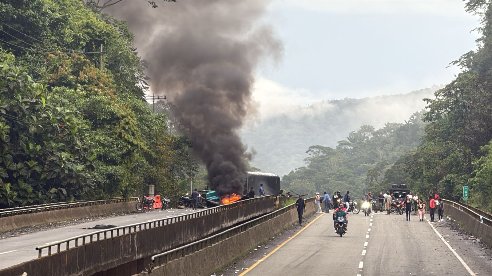 Bloqueos en la vía hacia Buenaventura