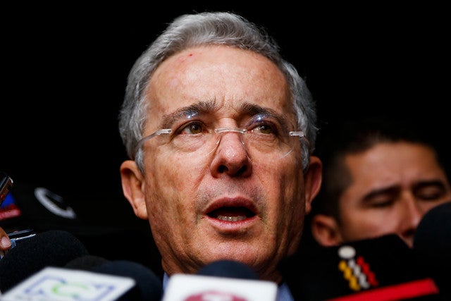 Alvaro-uribe-Mauricio-Alvarado.jpg