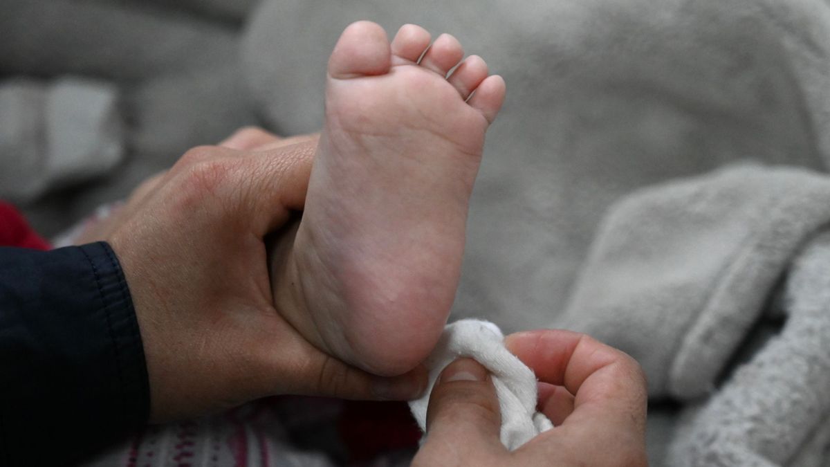 Bebé hospitalizado.