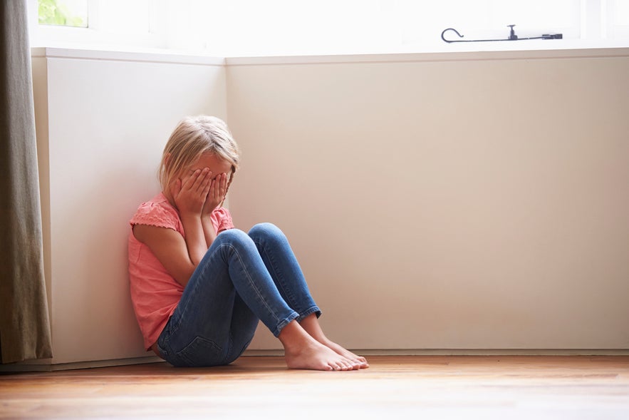 Niña víctima de bullying